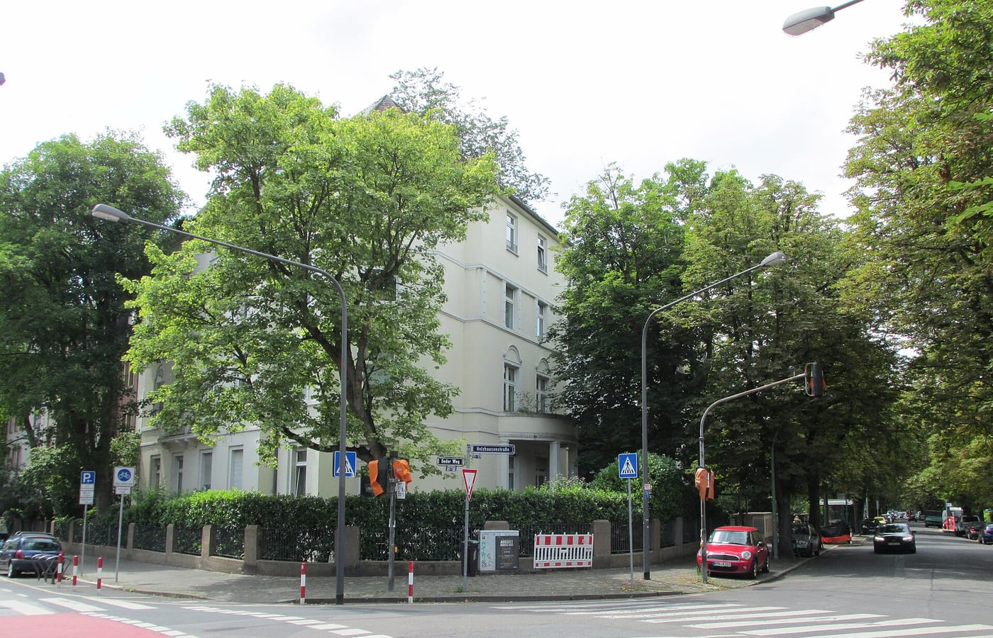 Gründerzeitliches Eckwohnhaus an der Holzhausenstraße im Frankfurter Nordend
