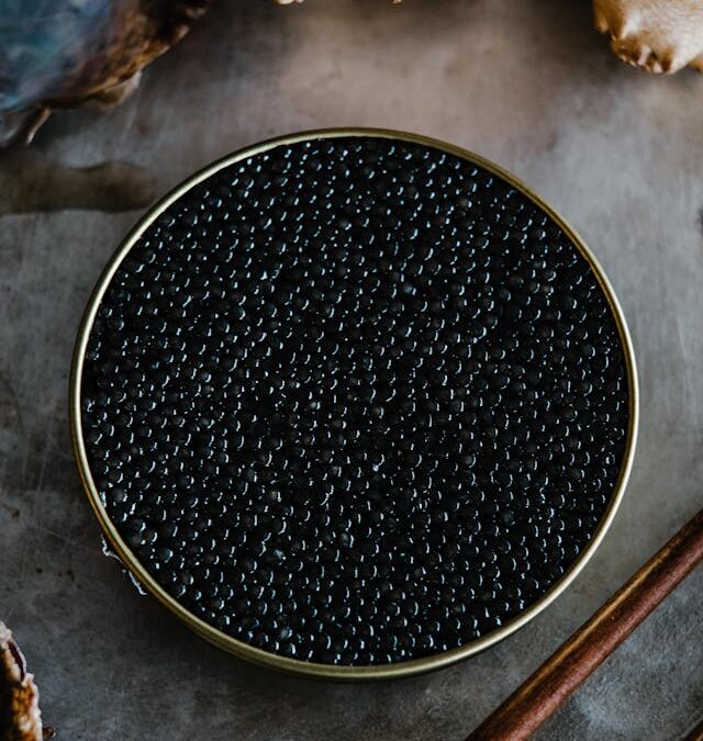 Schwarzer Kaviar: Ein exquisites Leckerbissen für festliche Tafeln